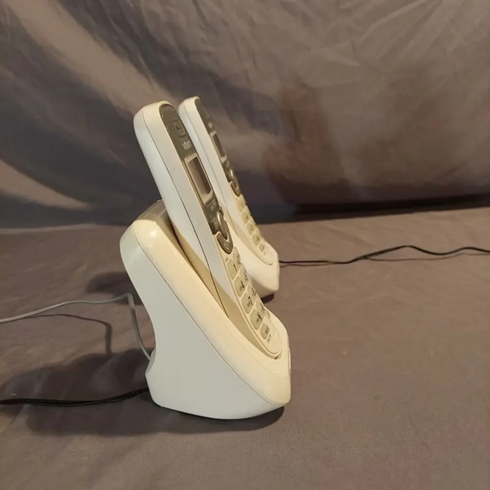 VTech CS6114 DECT 6.0 Digital Cordless Phones with Caller ID/Call Waiting